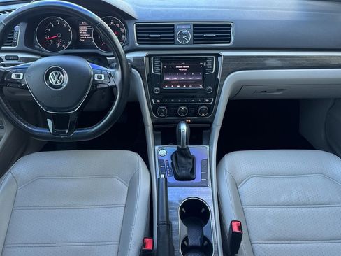 Used 2017 Volkswagen Passat 1.8T SE w/ SE Lighting Package image 26
