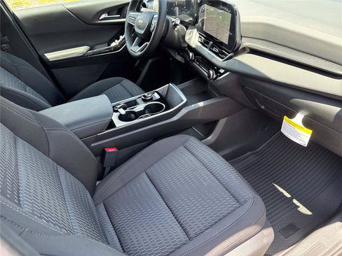 New 2026 Chevrolet Equinox LT FWD image 33