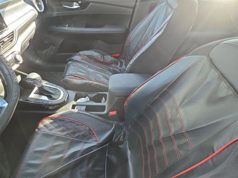 Used 2024 Kia Forte GT-Line image 8