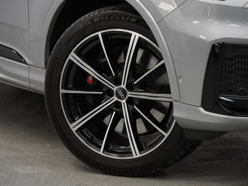Used 2021 Audi SQ7 Prestige image 4