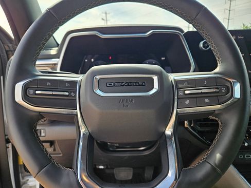 Used 2026 GMC Canyon Denali AWD/4WD image 11