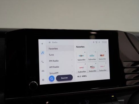 Used 2025 Toyota Camry SE image 24