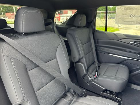 New 2026 Chevrolet Traverse LT image 16