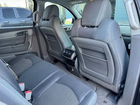 Used 2015 Chevrolet Traverse LT AWD/4WD image 16