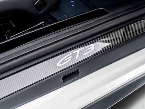 Used 2022 Porsche 911 GT3 image 35