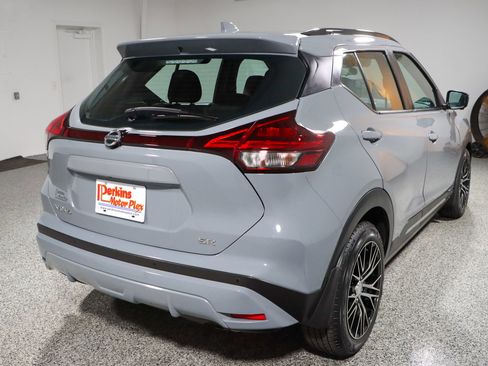 Used 2021 Nissan Kicks SR image 7