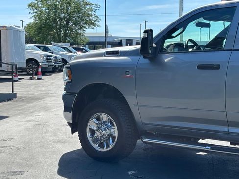 Used 2024 RAM 3500 Tradesman w/ Chrome Appearance Group AWD/4WD image 6