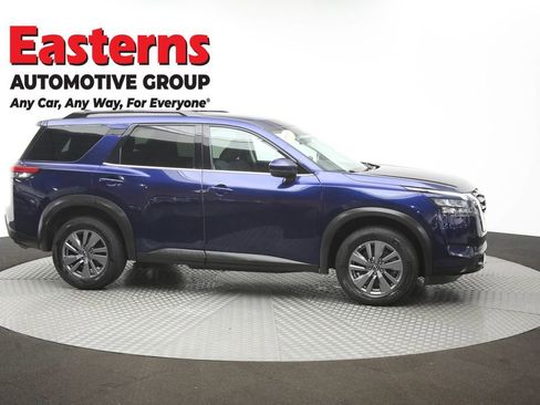 Used 2025 Nissan Pathfinder SV FWD image 47