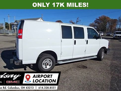 Used 2024 GMC Savana 2500 w/ Driver Convenience Package image 9