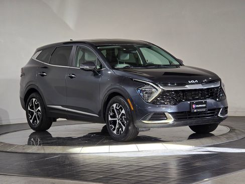 Used 2024 Kia Sportage EX image 2