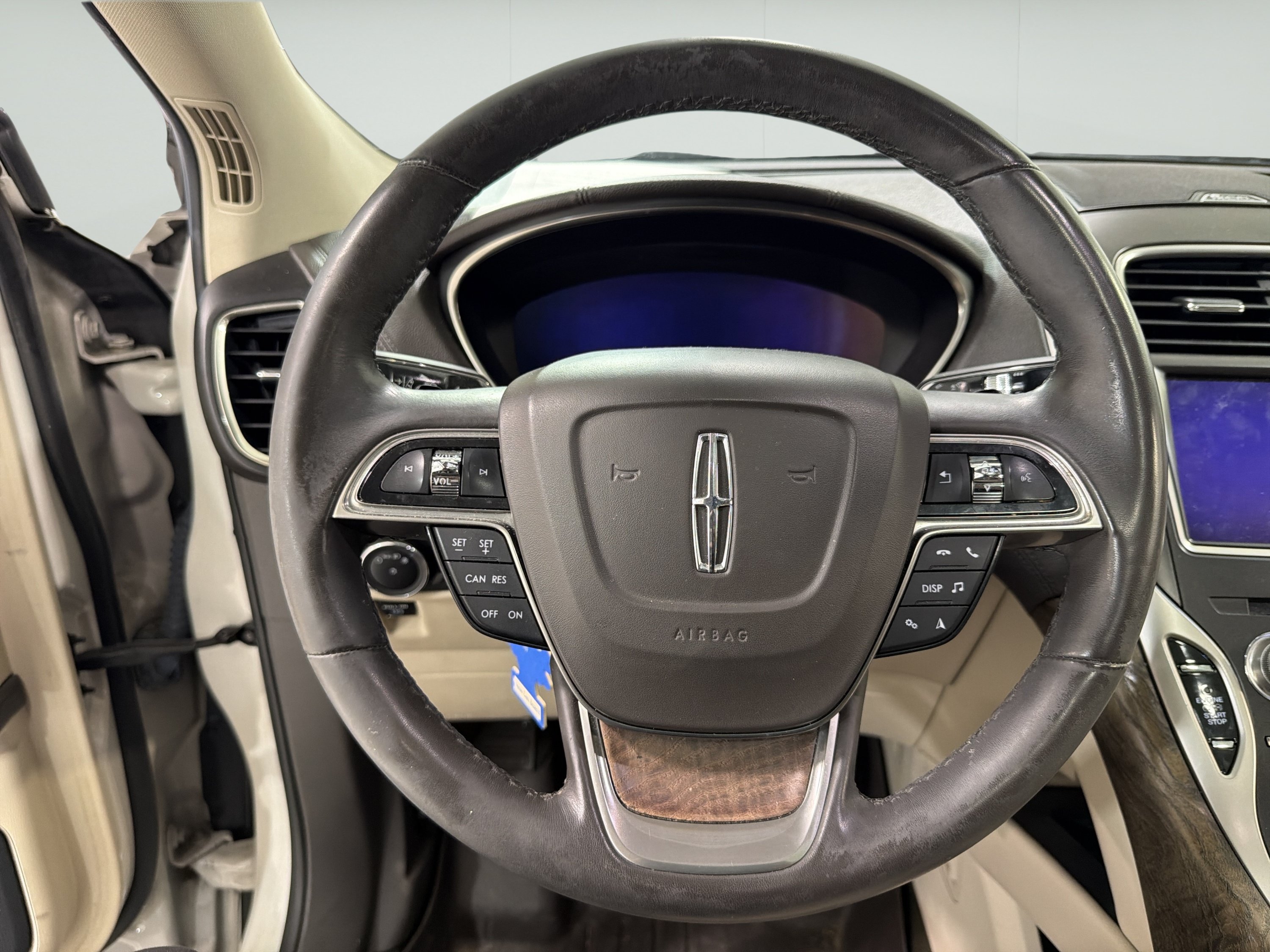Used 2019 Lincoln Nautilus Reserve FWD image 16