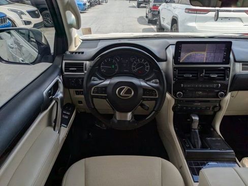 Used 2023 Lexus GX 460 Premium w/ Accessory Package image 16