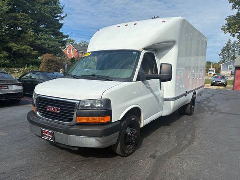 Used 2016 GMC Savana 3500 RWD image 3