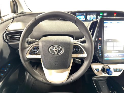 Used 2017 Toyota Prius Prime Premium w/ Carpet Mat Package FWD image 19