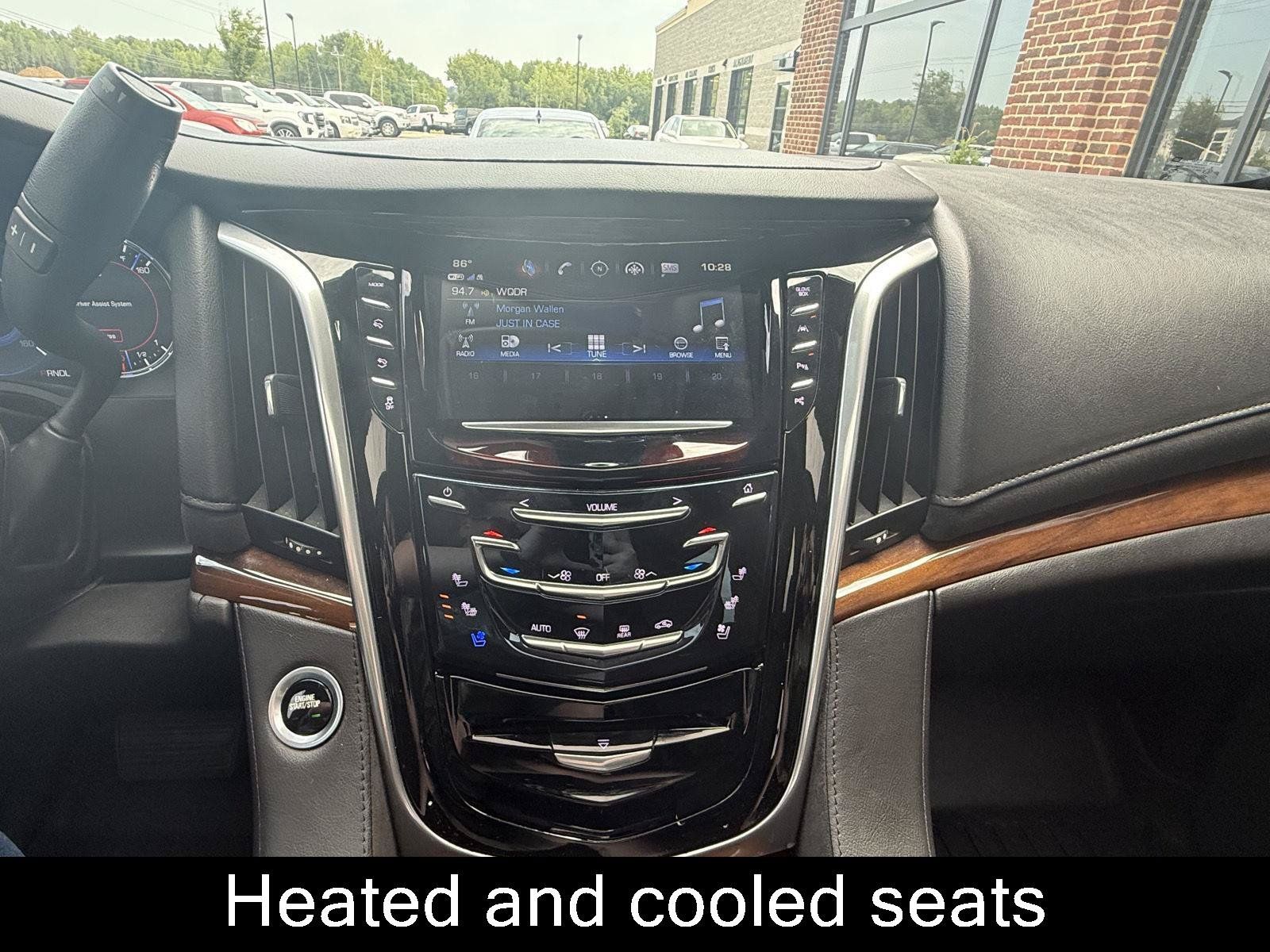 Used 2020 Cadillac Escalade Premium Luxury RWD image 9