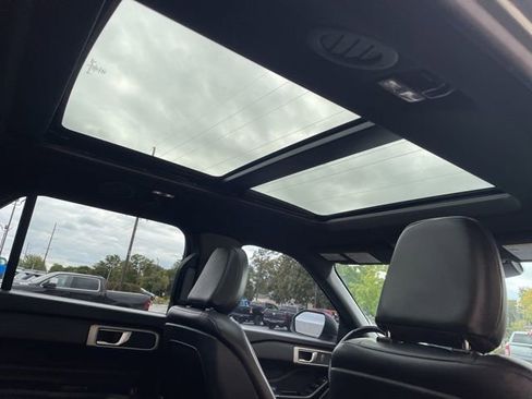 Used 2020 Ford Explorer XLT w/ Equipment Group 202A image 16