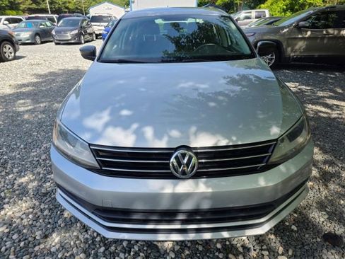 Used 2015 Volkswagen Jetta Sedan FWD image 2