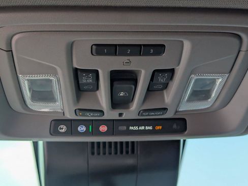 Certified 2024 Chevrolet Silverado 1500 LTZ AWD/4WD image 22