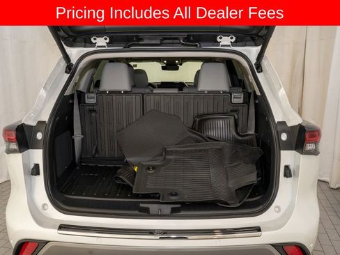 Used 2026 Toyota Highlander Platinum AWD/4WD image 5