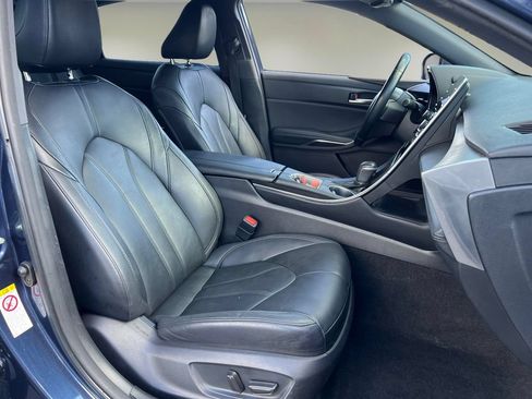 Certified 2019 Toyota Avalon XLE FWD image 17