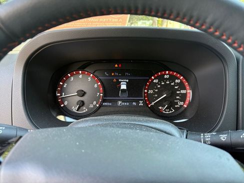Used 2025 Nissan Frontier PRO-4X w/ Pro Convenience Package AWD/4WD image 16