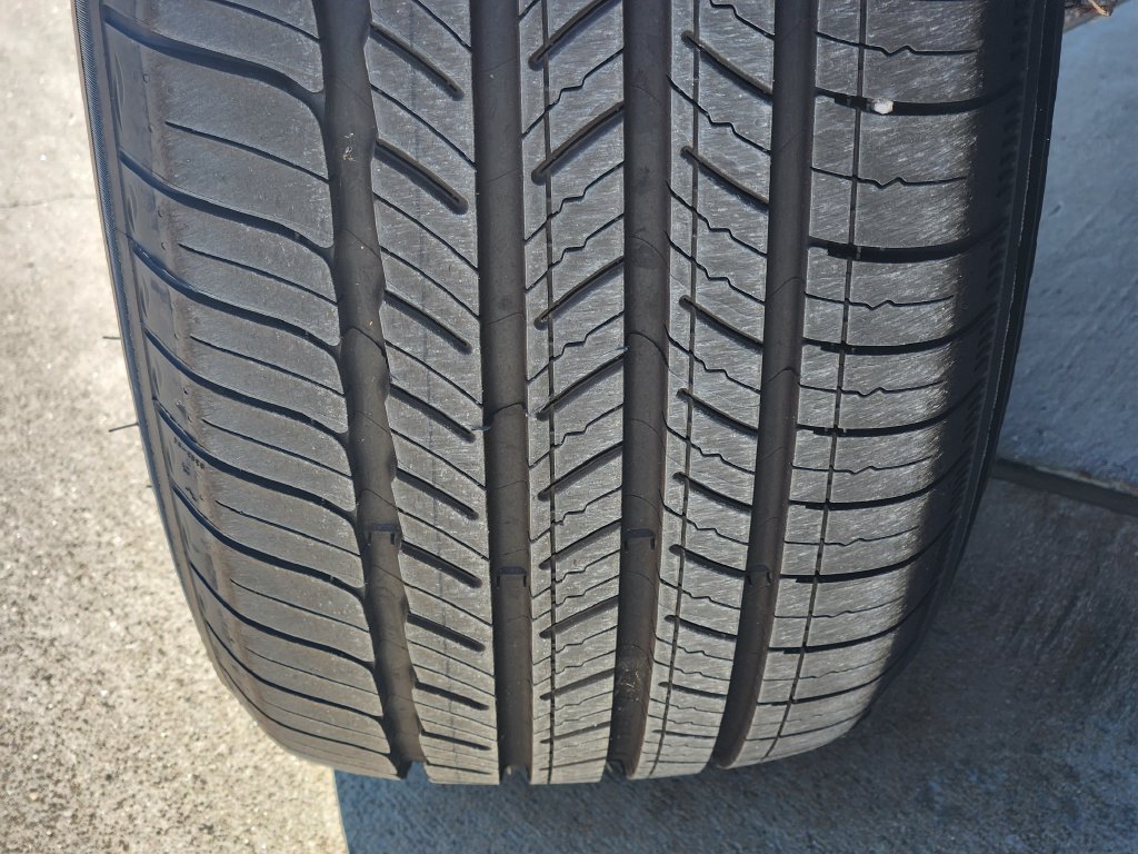 New 2027 Genesis GV70 2.5T Select AWD/4WD image 12