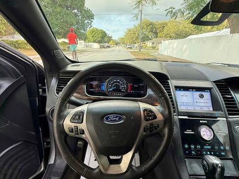 Used 2017 Ford Taurus Limited image 8