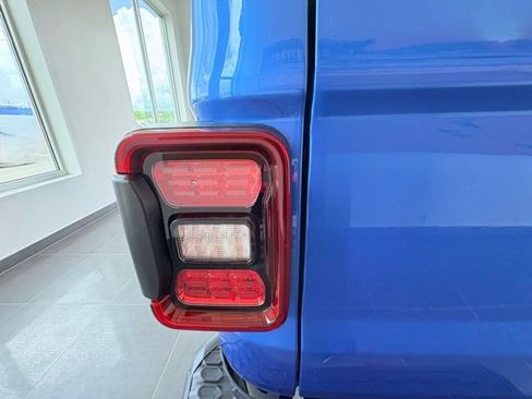 New 2026 Jeep Gladiator Rubicon w/ Steel Power Dome Hood Package AWD/4WD image 11
