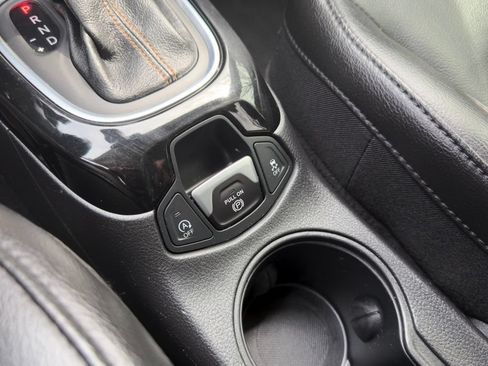 Used 2021 Jeep Compass Limited AWD/4WD image 9