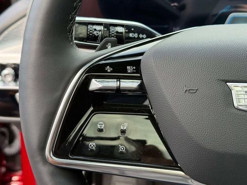 New 2024 Cadillac Lyriq Luxury AWD/4WD image 18
