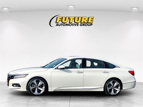 Used 2020 Honda Accord Touring image 9