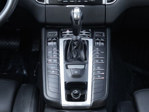 Used 2018 Porsche Macan S image 15