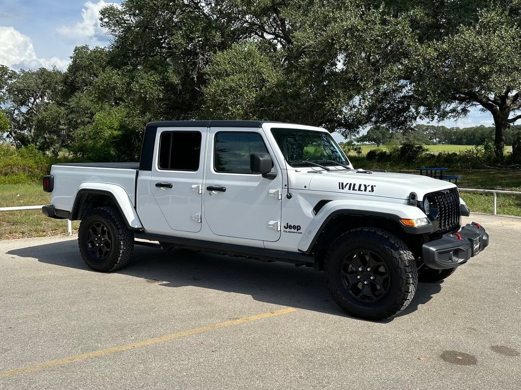 Used 2022 Jeep Gladiator Sport AWD/4WD image 3