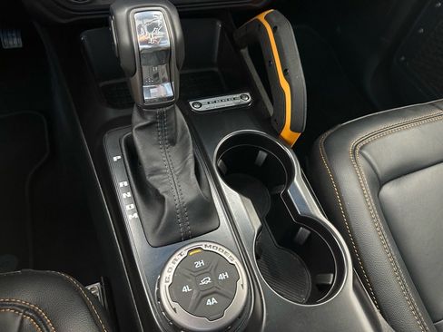 Certified 2024 Ford Bronco Badlands image 44