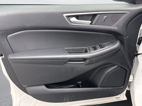 Used 2022 Ford Edge SEL image 9