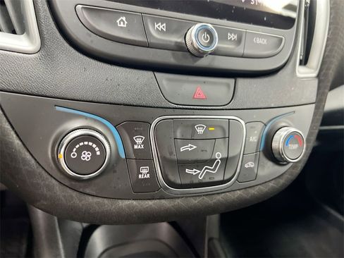 Used 2019 Chevrolet Malibu LS image 16