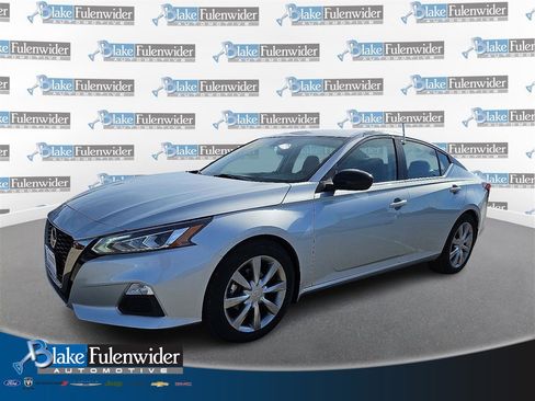 Used 2022 Nissan Altima 2.5 SR image 1