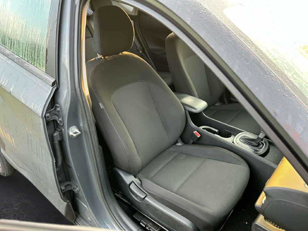 Used 2024 Hyundai Kona SE FWD image 29