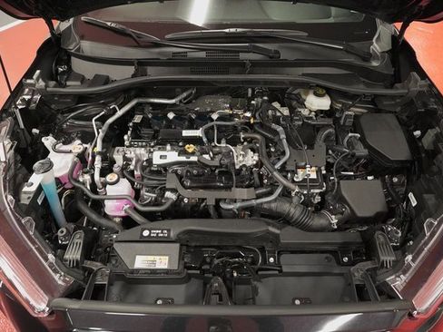 Certified 2024 Toyota Corolla Cross XSE image 9