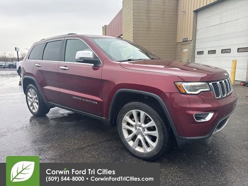 Used 2017 Jeep Grand Cherokee Limited w/ Luxury Group II image 4