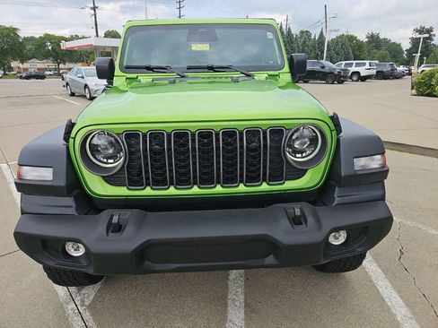 Used 2026 Jeep Wrangler Unlimited Sport AWD/4WD image 5