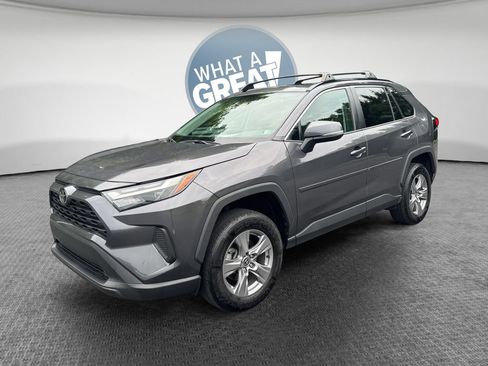 Used 2022 Toyota RAV4 XLE w/ Convenience Package AWD/4WD image 8