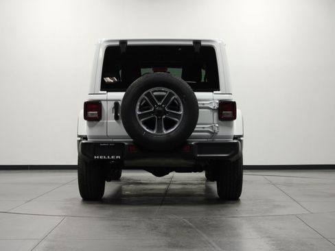 Used 2023 Jeep Wrangler Unlimited Sahara AWD/4WD image 5