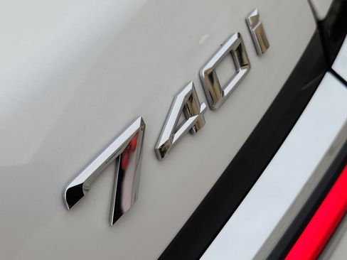 Used 2025 BMW 740i xDrive AWD/4WD image 13