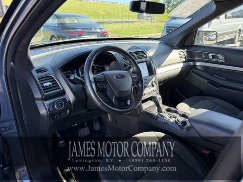 Used 2018 Ford Explorer XLT w/ Equipment Group 201A image 10