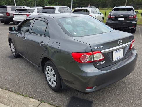 Used 2013 Toyota Corolla L FWD image 10