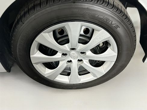 Used 2024 Toyota Corolla LE image 11