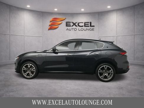 Used 2023 Maserati Levante Modena image 3