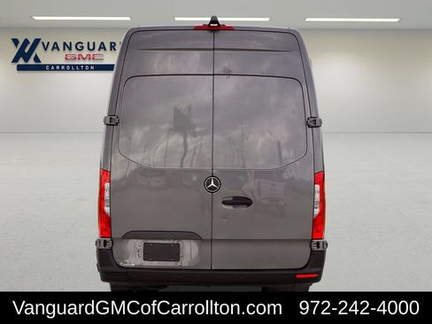 Used 2021 Mercedes-Benz Sprinter 4500 image 4