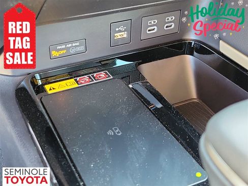 Used 2025 Toyota Camry XSE image 29